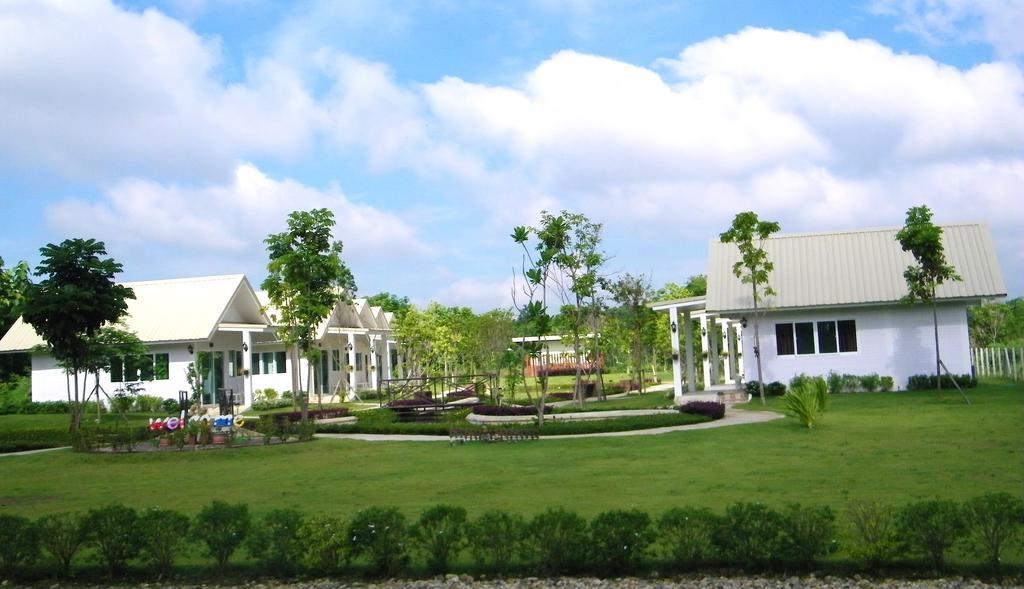 Banmon Makok Hotel Ban Makok Bagian luar foto